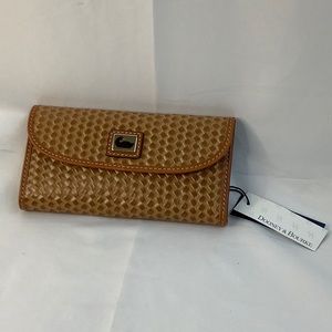 NWT- Dooney & Bourke- Wallet